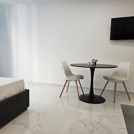 Nikis 20 Suites Афины Экстерьер фото