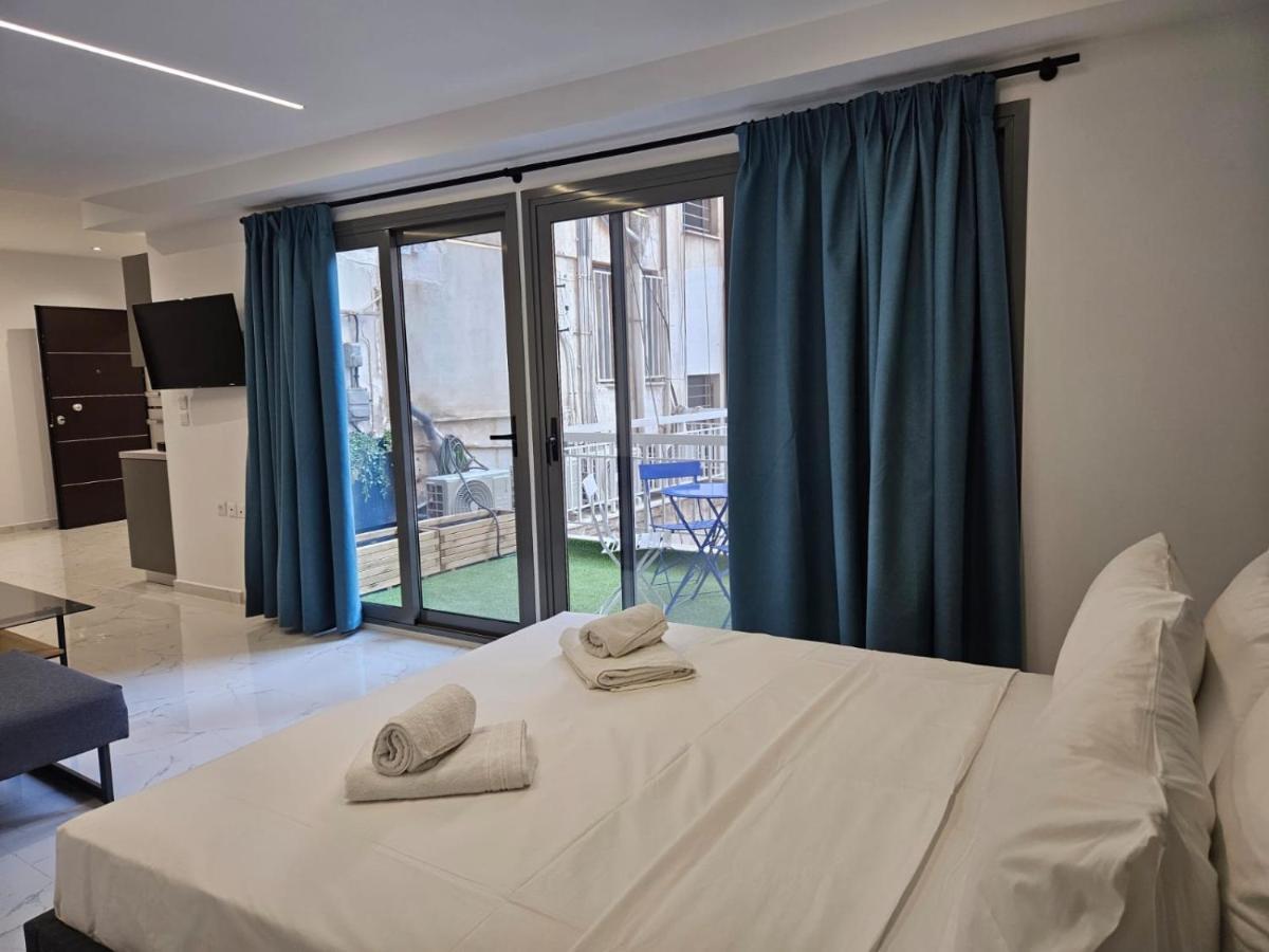 Nikis 20 Suites Афины Экстерьер фото
